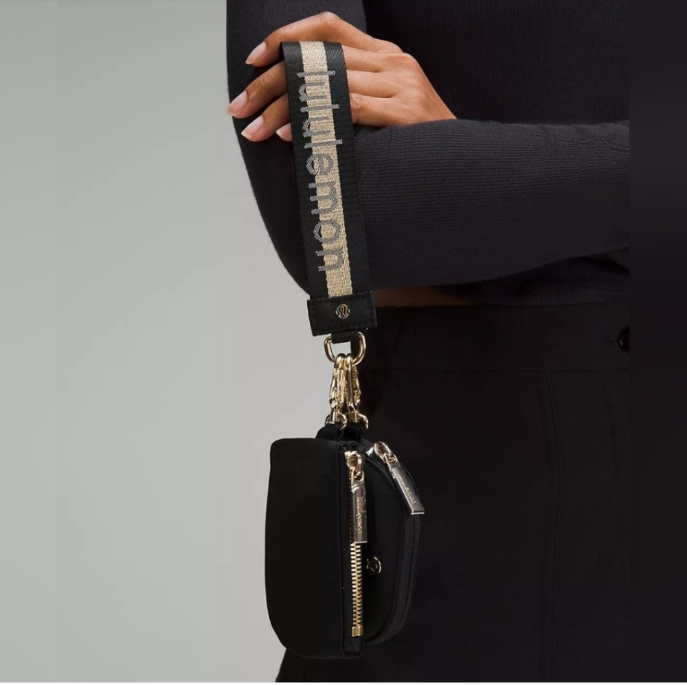 Lululemon Dual Pouch Wristlet Blk/Gold NWOT